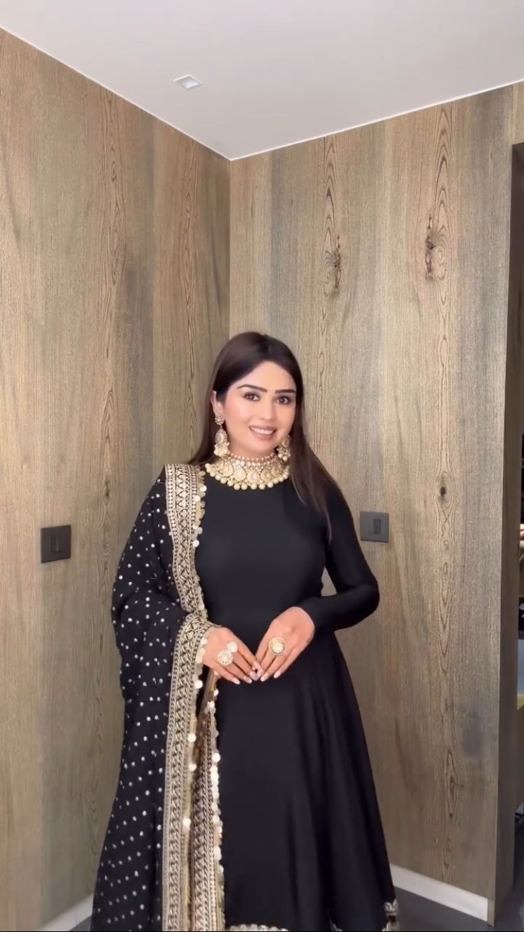 Black Premium Embroidered Flair Gown – Ladyfamina