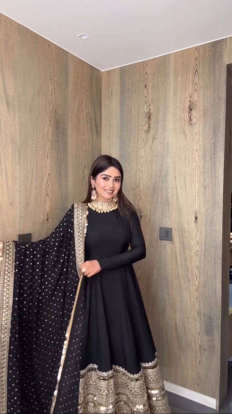 Black Premium Embroidered Flair Gown – Ladyfamina