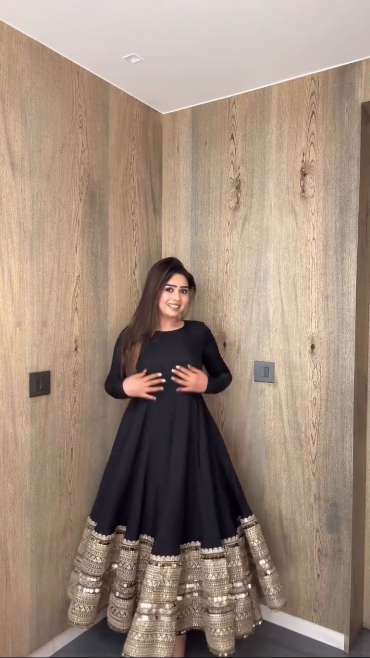 Black Premium Embroidered Flair Gown – Ladyfamina