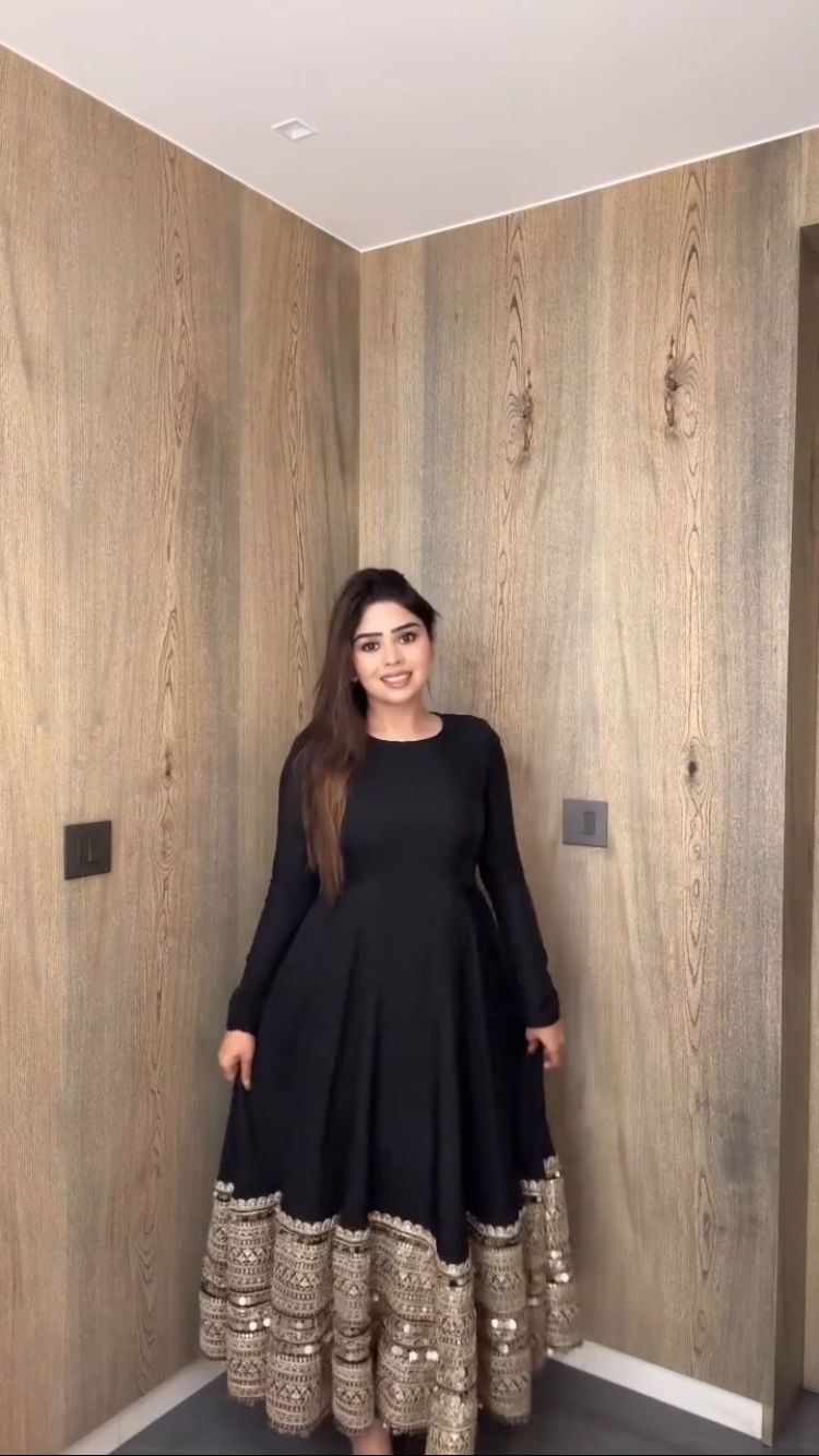 Black Premium Embroidered Flair Gown – Ladyfamina